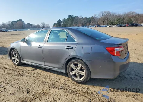 2014 Toyota Camry L z USA, uszkodzony, nr VIN 4T1BF1FK9EU746402